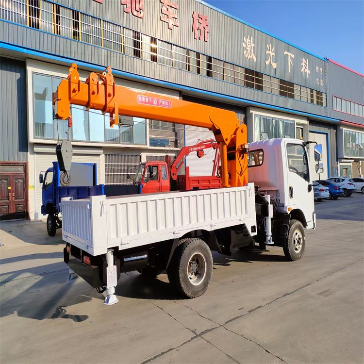 太保市三轮随车吊定制 农用改装机自备吊中瑞长期出售